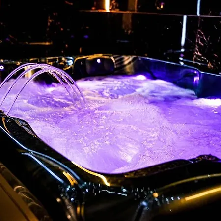 Σπίτι διακοπών Prive Avec Jacuzzi De Gamme ! Pres De L'aeroport De Σαρλρουά