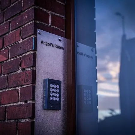 Privé Avec Jacuzzi De Gamme ! Près De L'aéroport De Charleroi