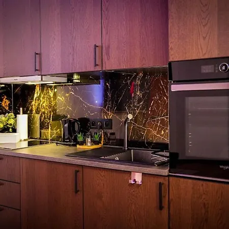 Prive Avec Jacuzzi De Gamme ! Pres De L'aeroport De Σαρλρουά